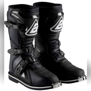 Answer motorcycle boots size 11